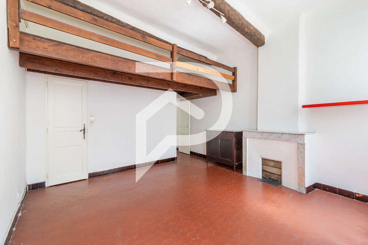 Appartement à MARSEILLE-2E