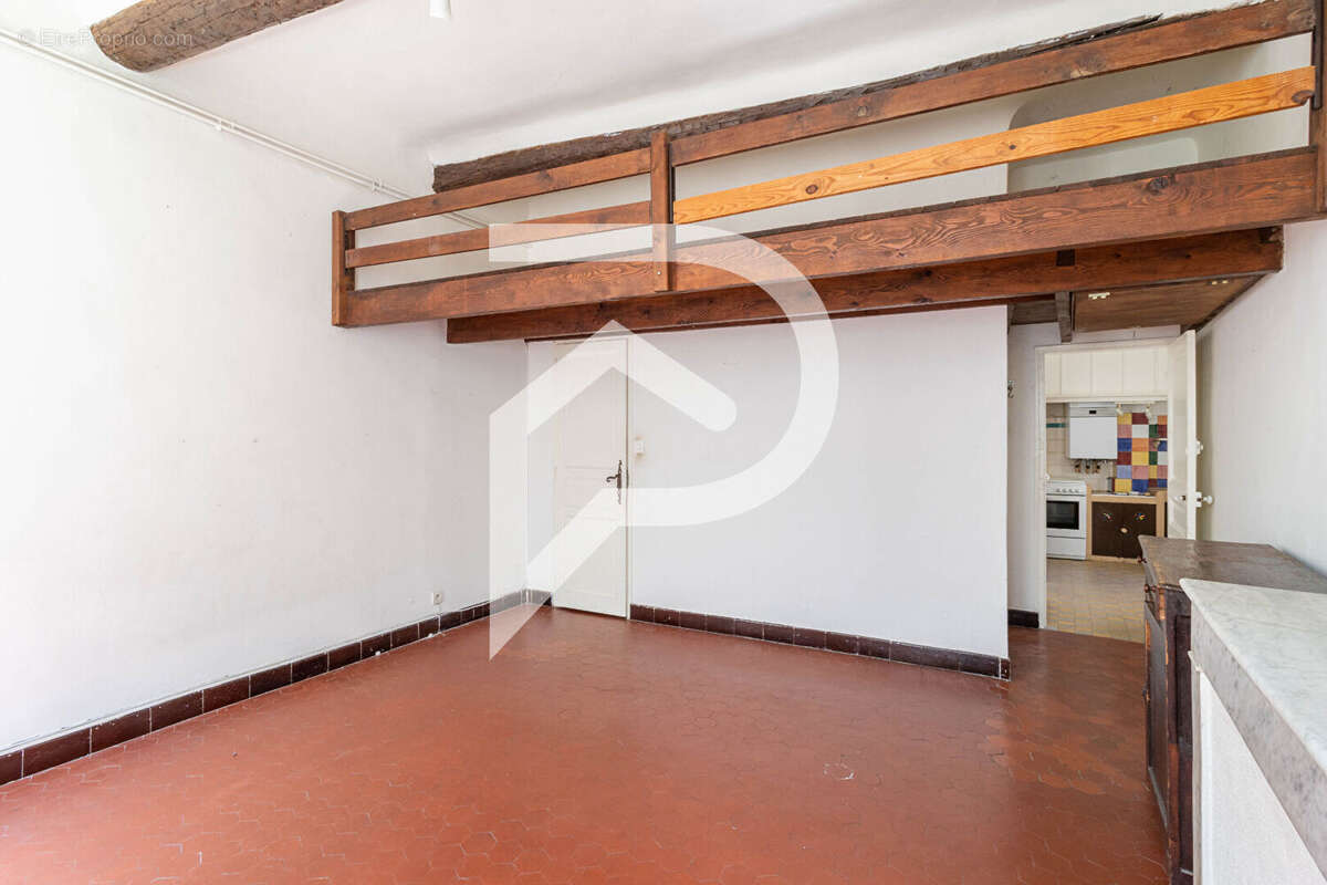 Appartement à MARSEILLE-2E