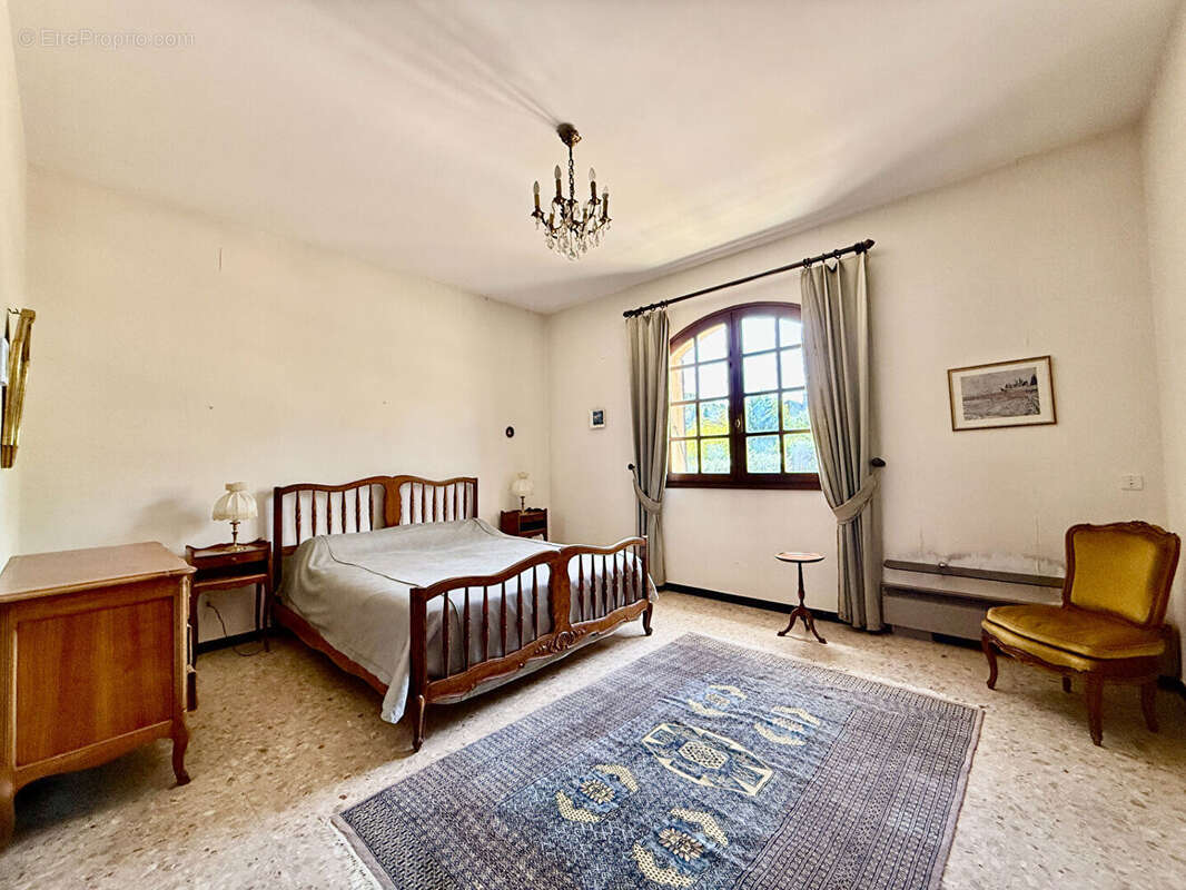 Maison à BAGNOLS-SUR-CEZE