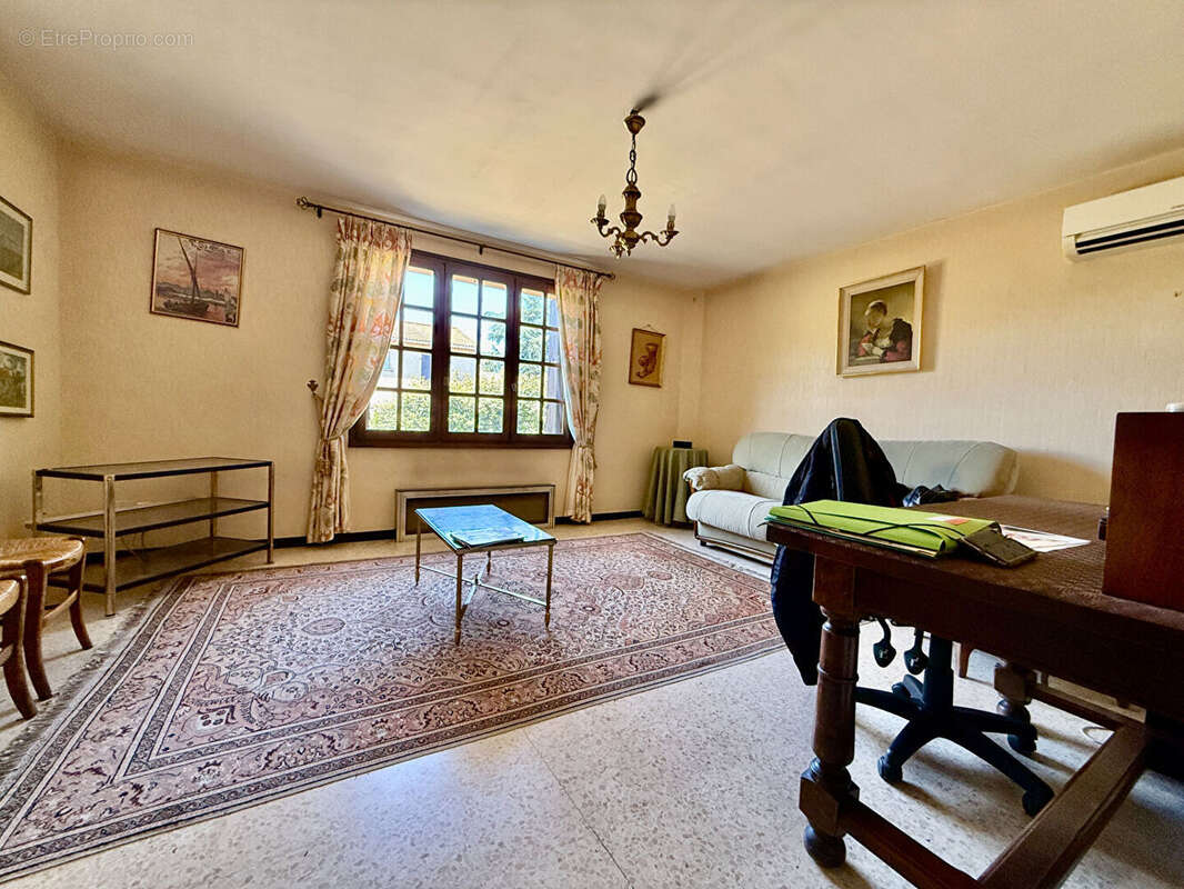 Maison à BAGNOLS-SUR-CEZE