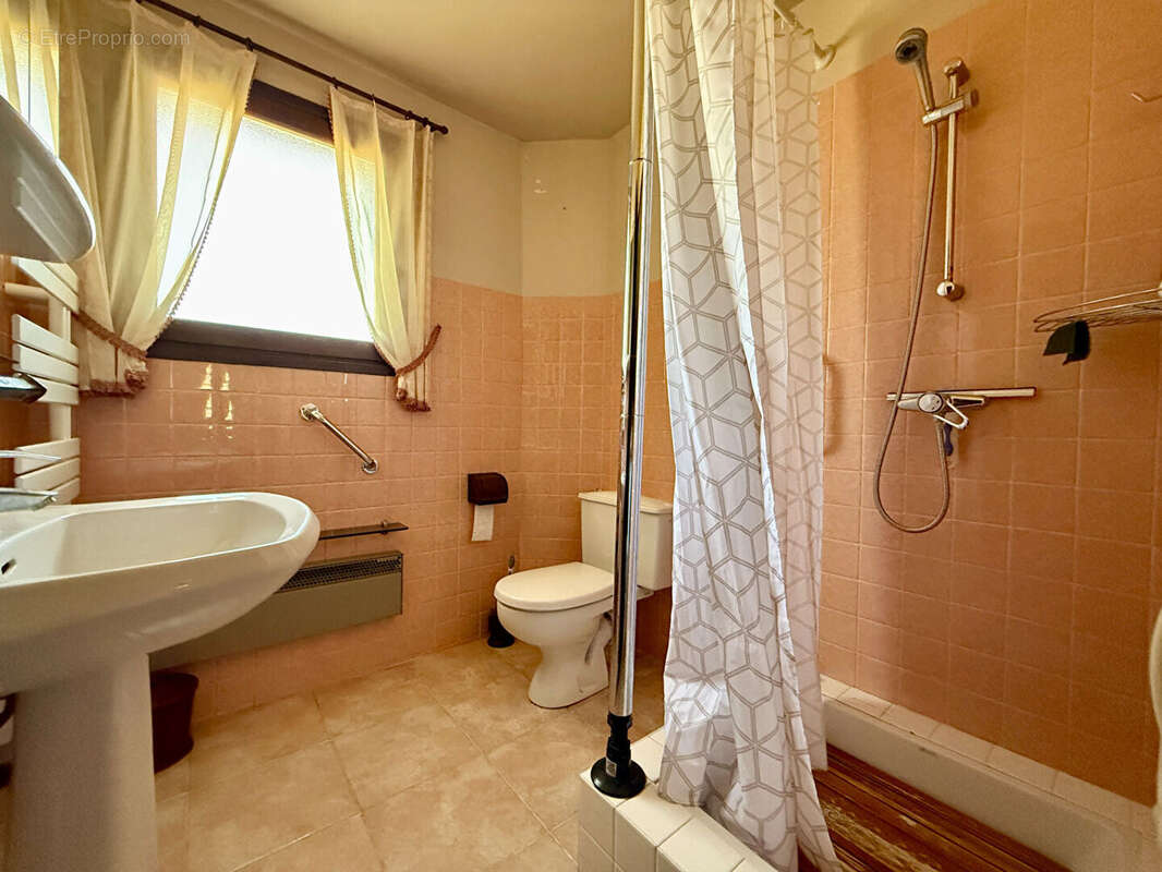 Maison à BAGNOLS-SUR-CEZE