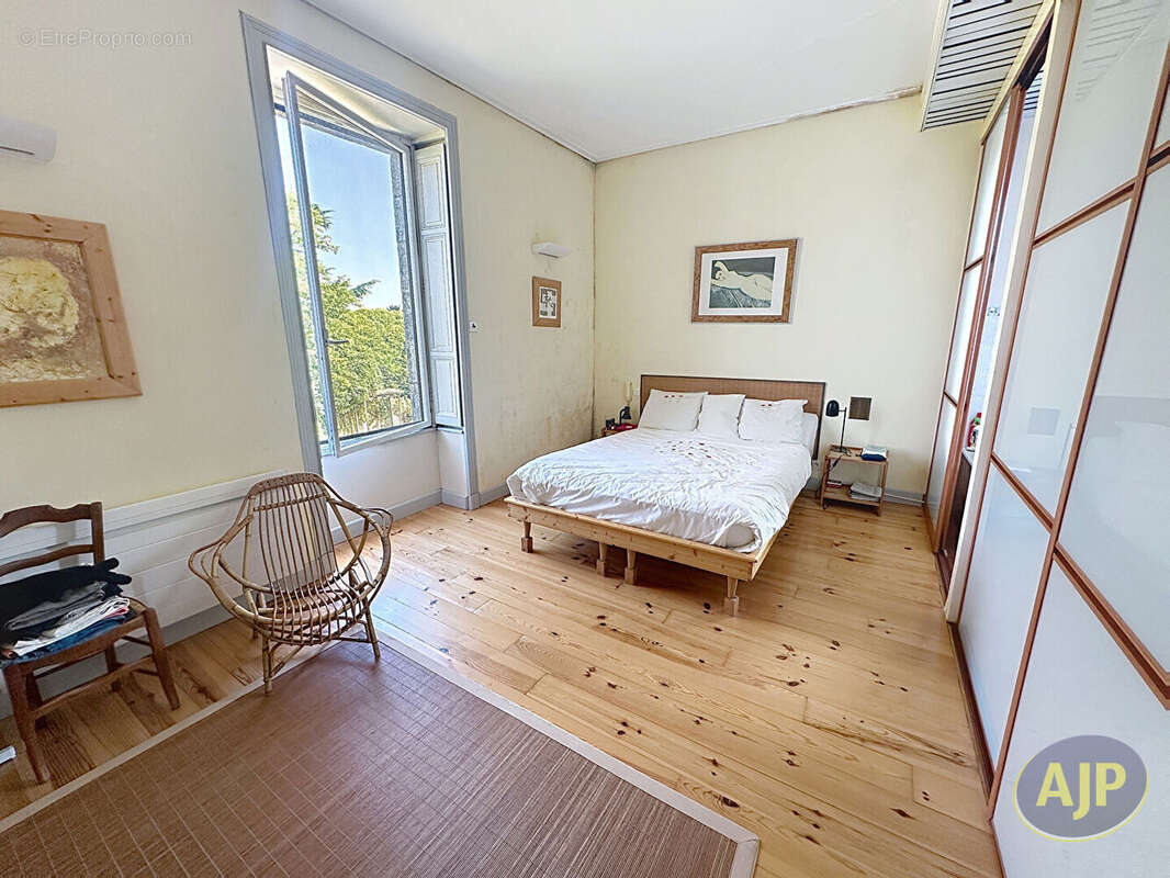 Maison à SAINT-MACAIRE-EN-MAUGES