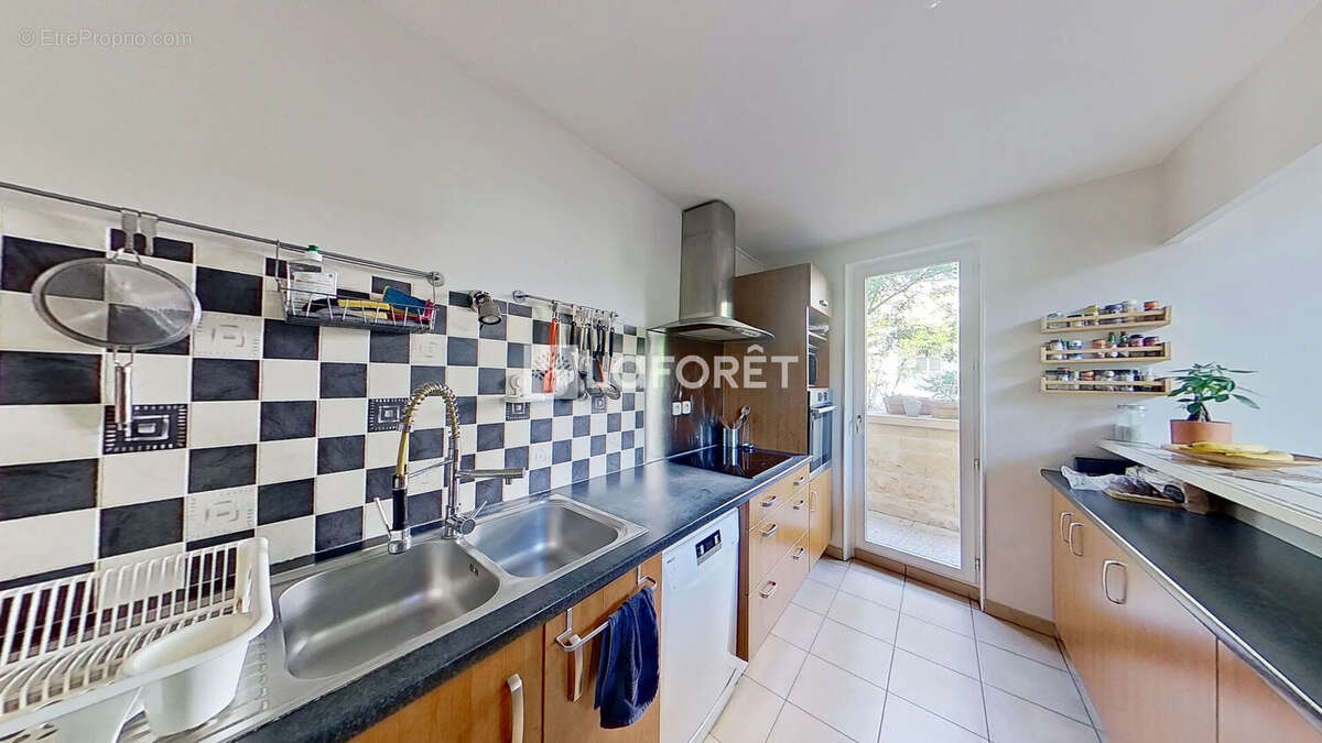 Appartement à LYON-8E