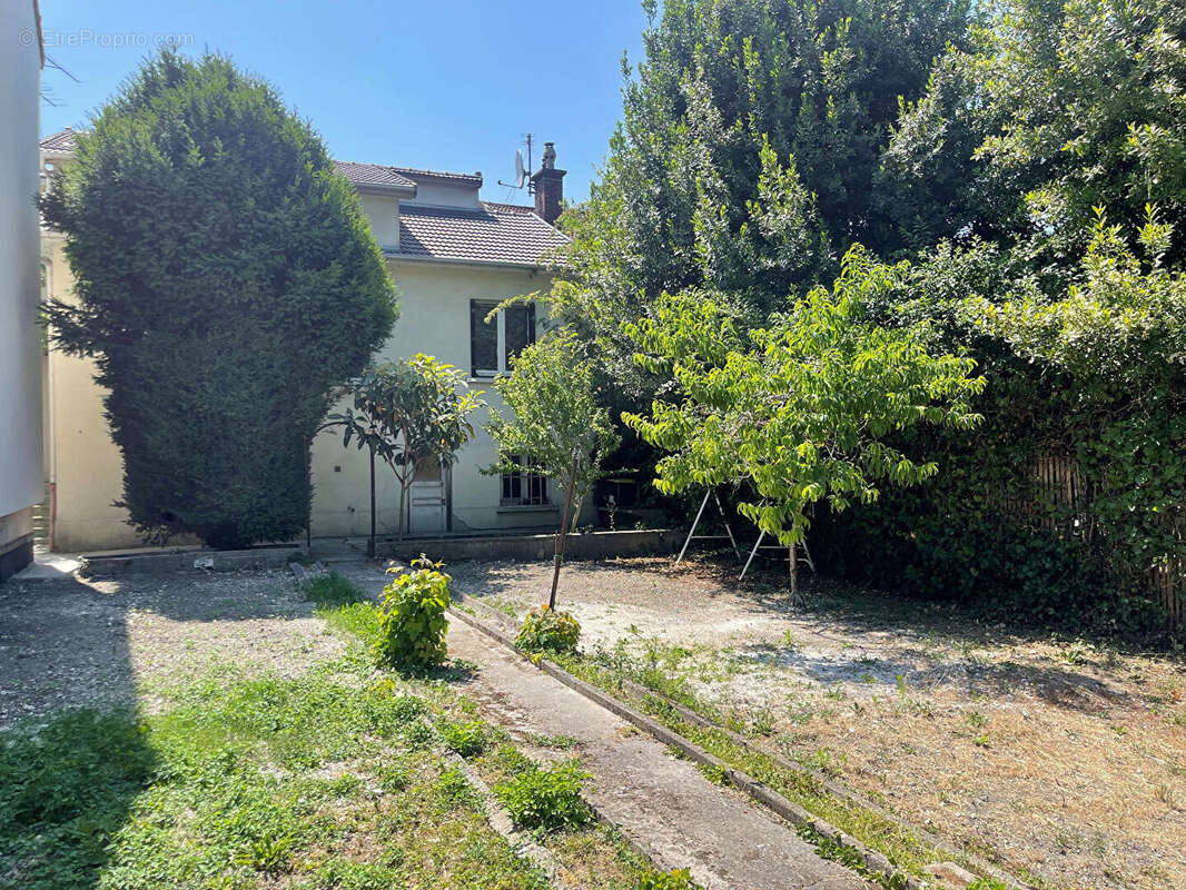 Maison à CHAMPIGNY-SUR-MARNE