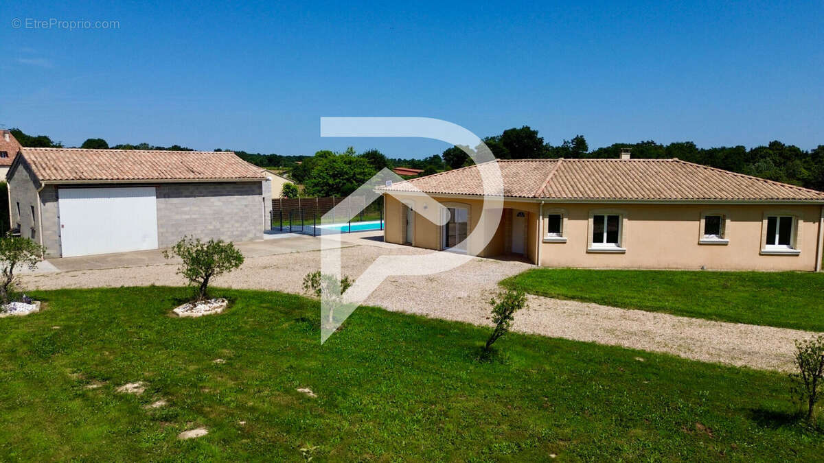 Maison à MONTPON-MENESTEROL