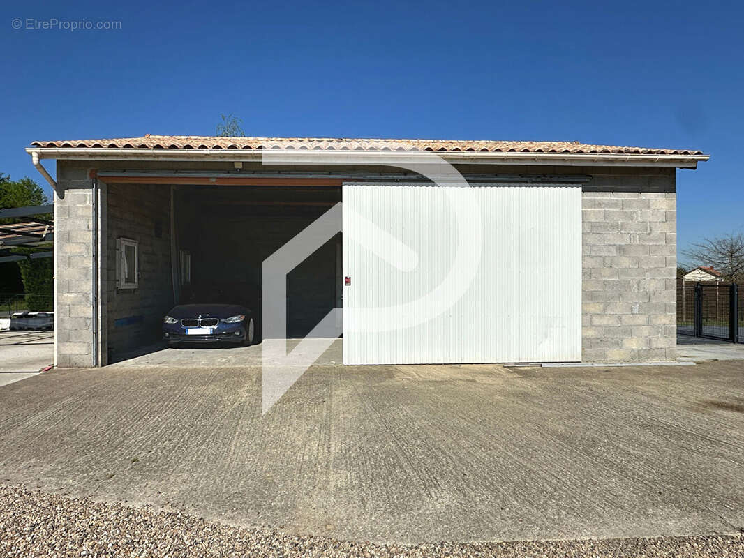 Maison à MONTPON-MENESTEROL