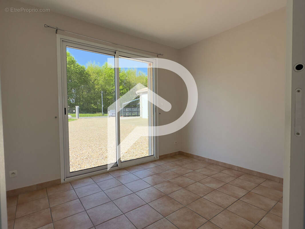 Maison à MONTPON-MENESTEROL