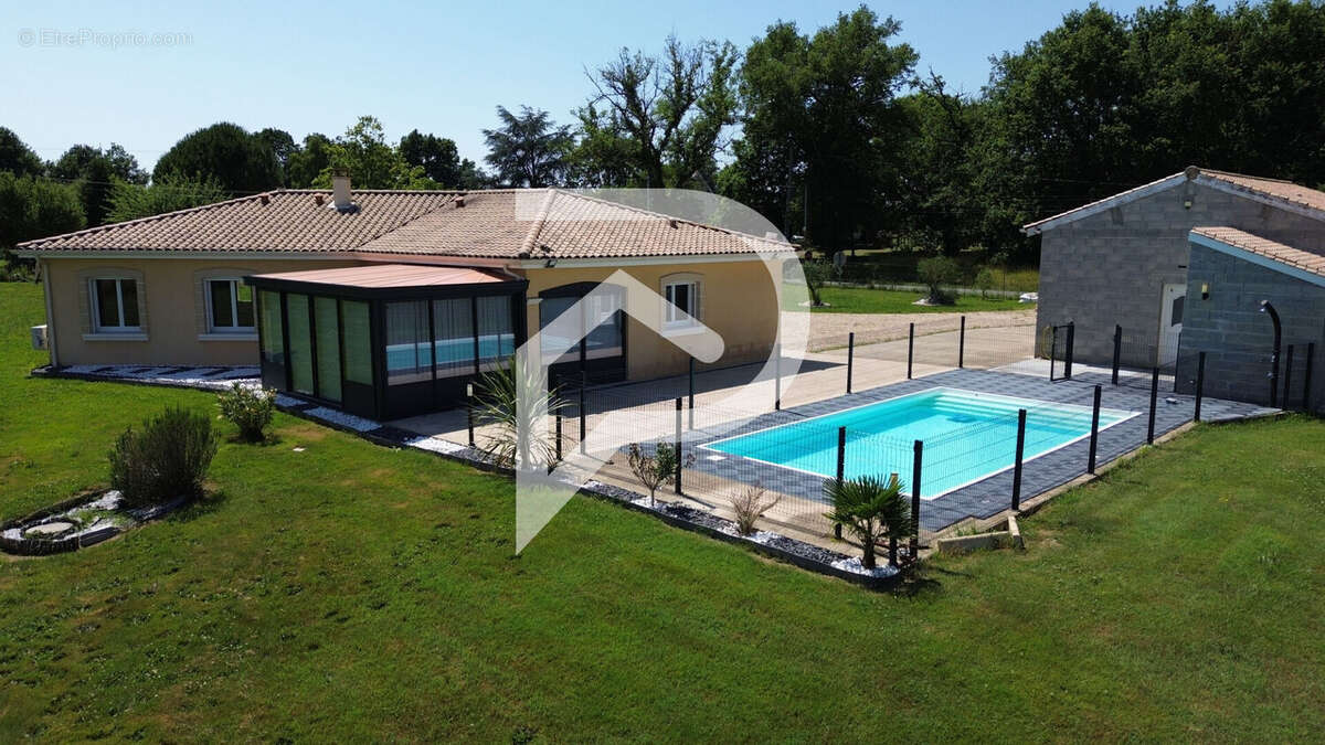 Maison à MONTPON-MENESTEROL