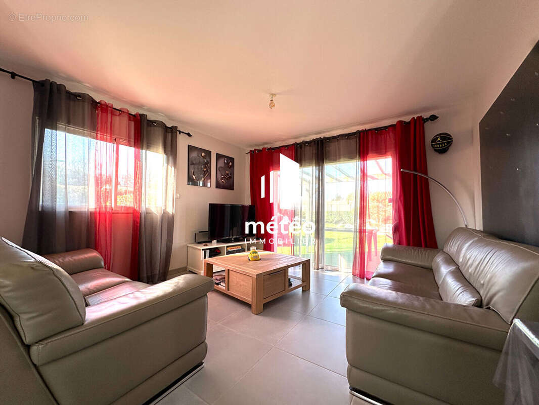 Maison à MOUTIERS-LES-MAUXFAITS