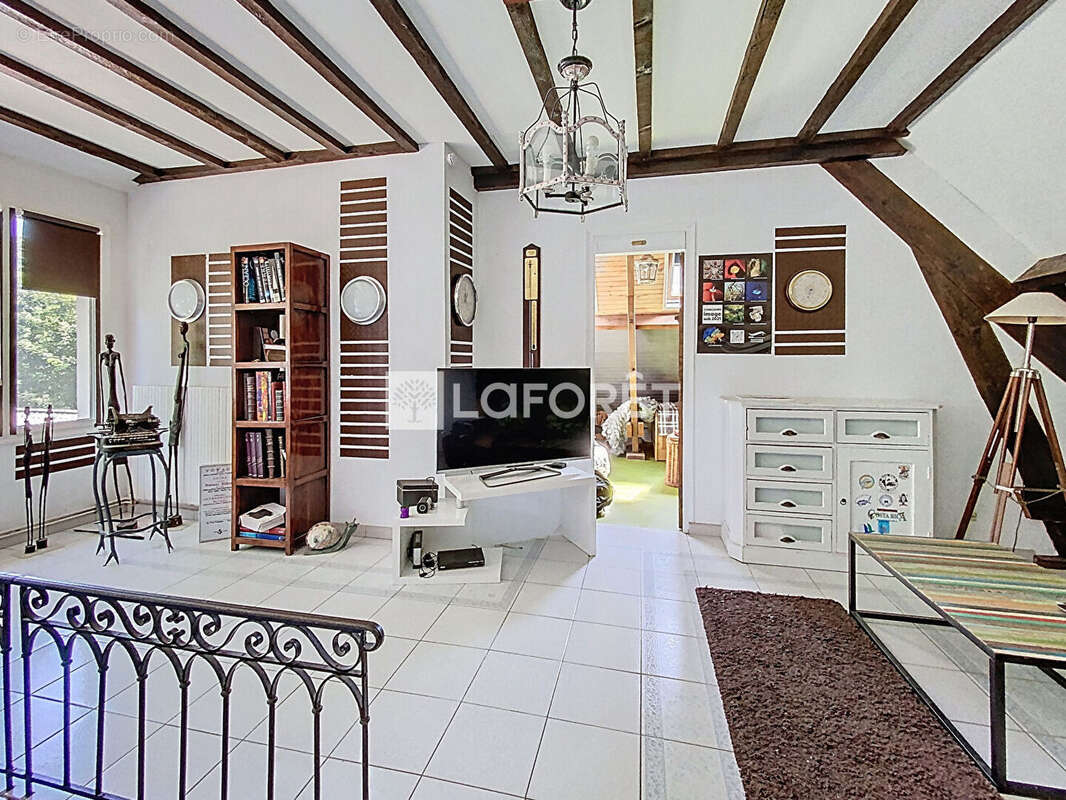 Maison à VERNEUIL-SUR-SEINE