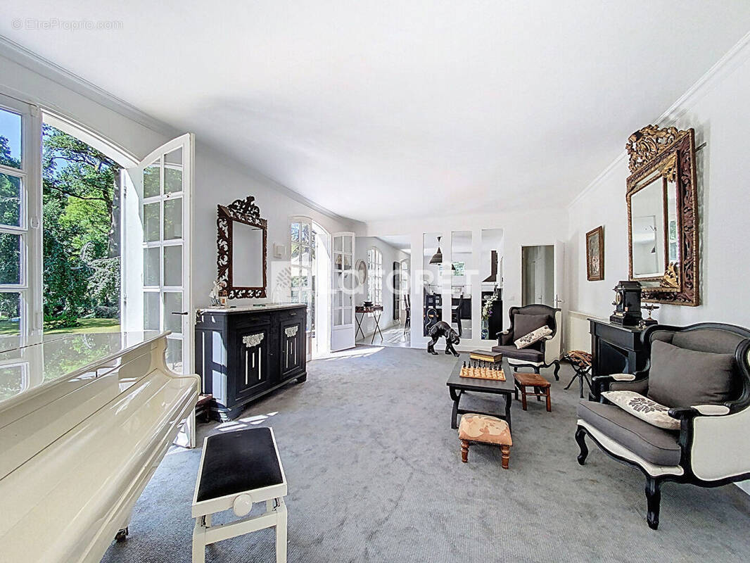 Maison à VERNEUIL-SUR-SEINE