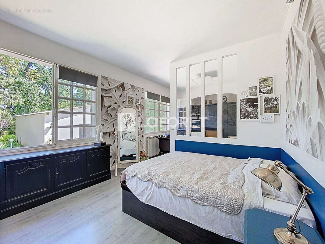 Maison à VERNEUIL-SUR-SEINE