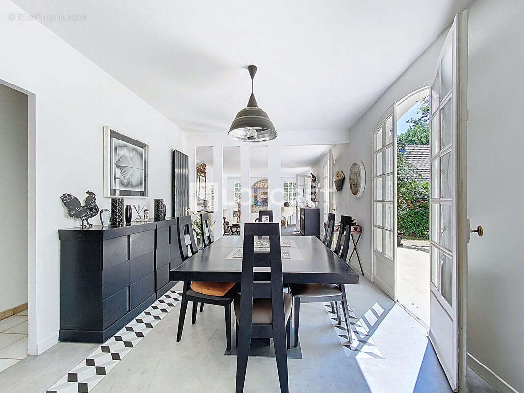 Maison à VERNEUIL-SUR-SEINE