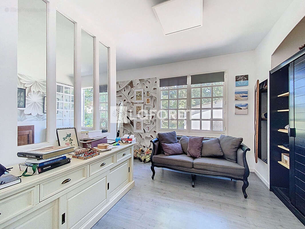 Maison à VERNEUIL-SUR-SEINE