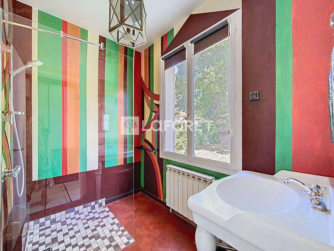 Maison à VERNEUIL-SUR-SEINE