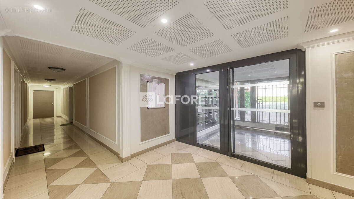 Appartement à EMERAINVILLE