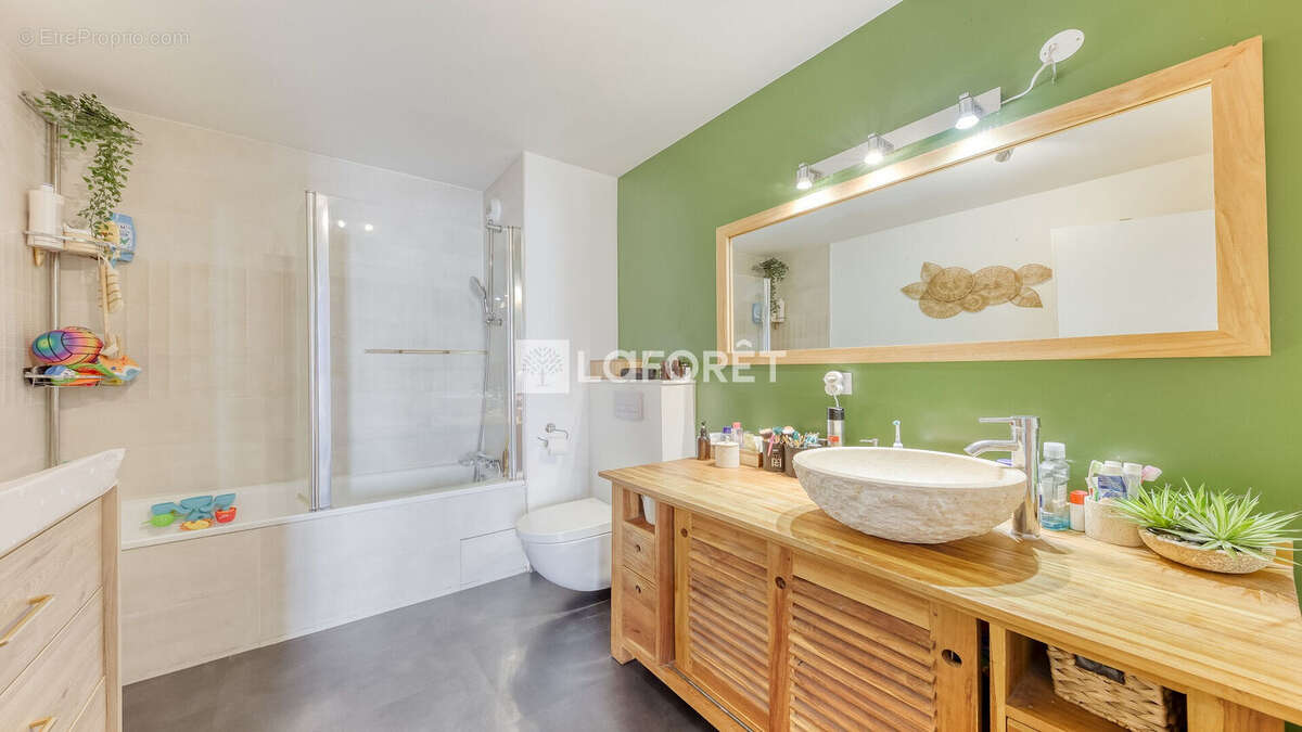 Appartement à EMERAINVILLE