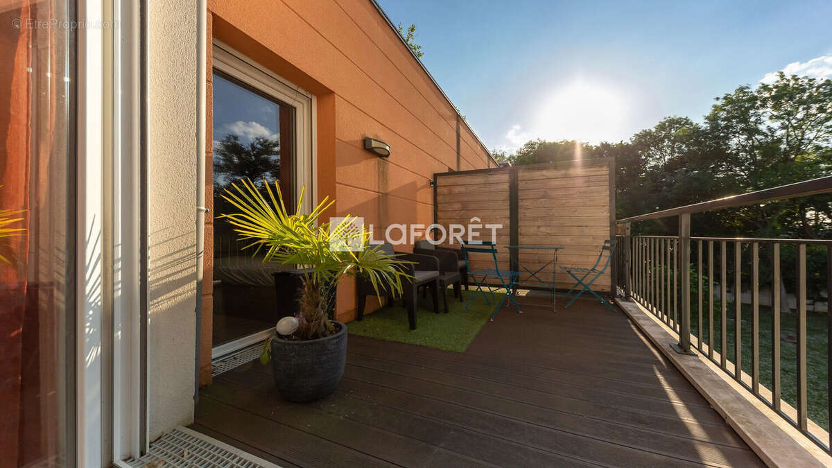 Appartement à EMERAINVILLE