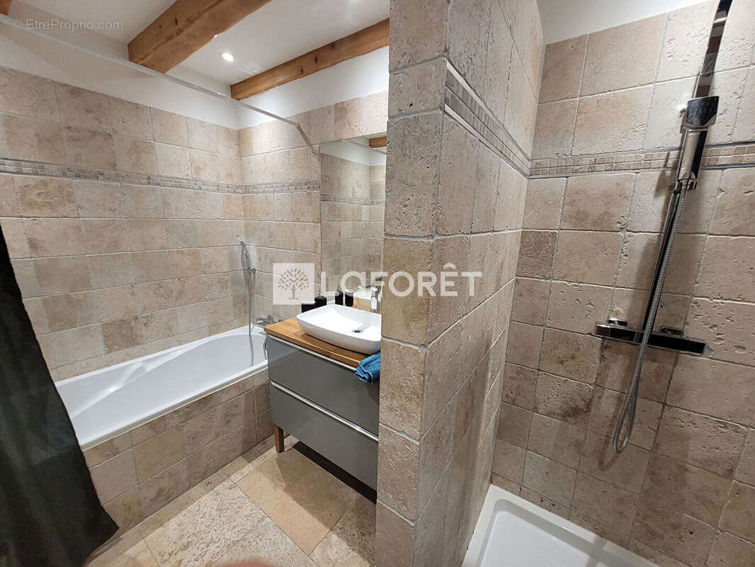 Appartement à SAINT-PIERRE-DE-MEZOARGUES