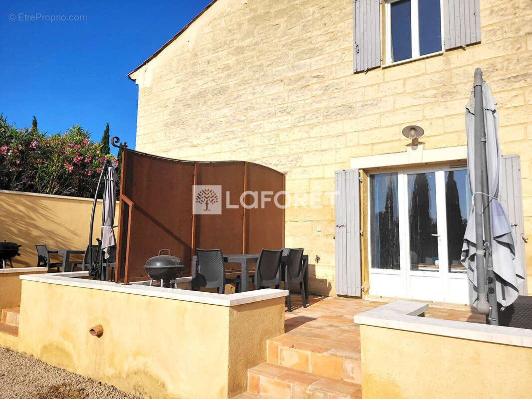 Appartement à SAINT-PIERRE-DE-MEZOARGUES