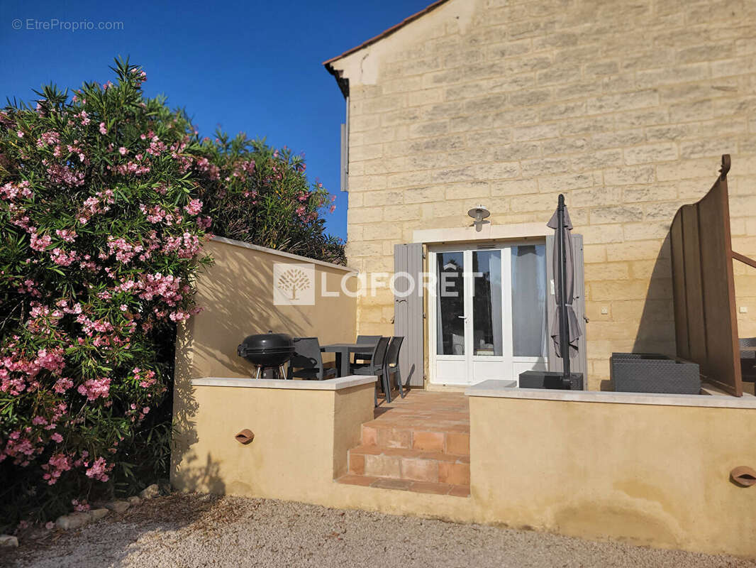 Appartement à SAINT-PIERRE-DE-MEZOARGUES