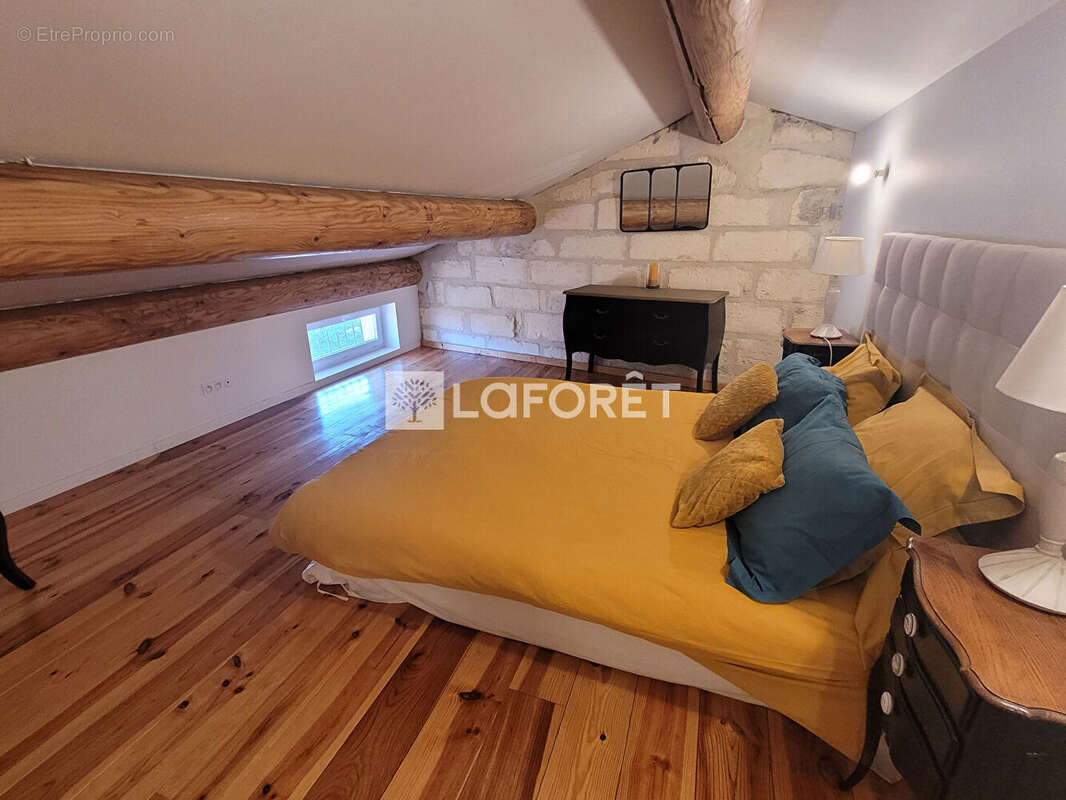 Appartement à SAINT-PIERRE-DE-MEZOARGUES