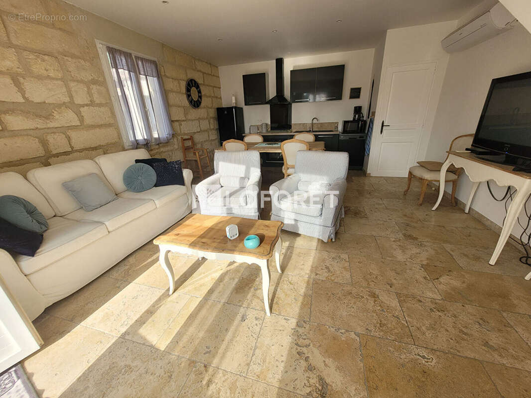 Appartement à SAINT-PIERRE-DE-MEZOARGUES