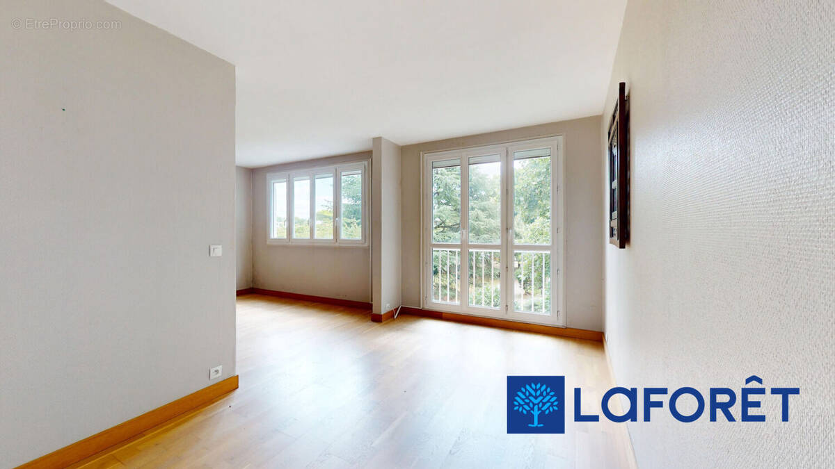 Appartement à CHILLY-MAZARIN