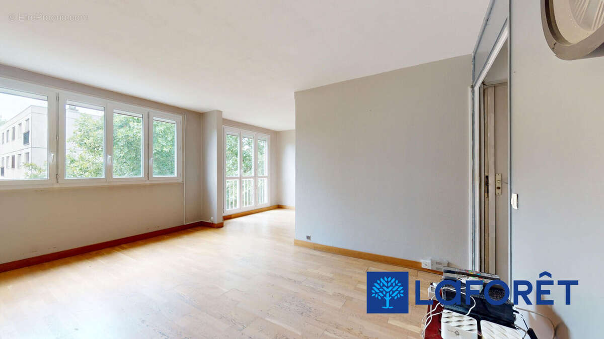 Appartement à CHILLY-MAZARIN