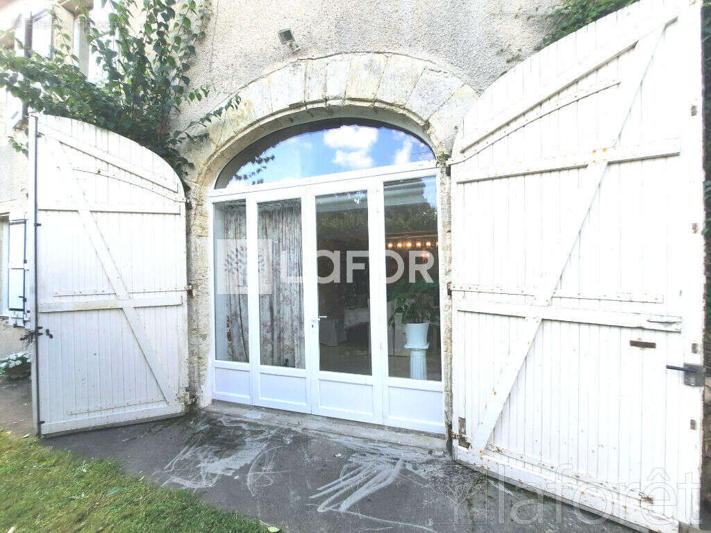 Maison à CASTELNAU-D&#039;AUZAN