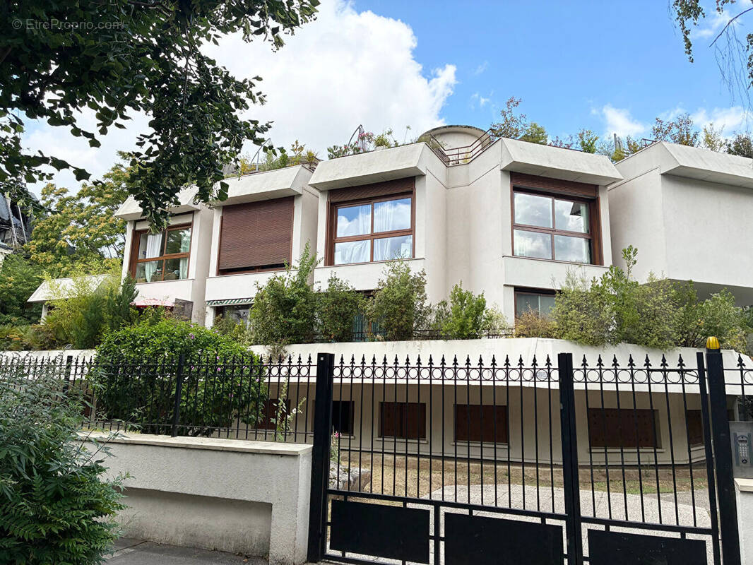 Appartement à ENGHIEN-LES-BAINS