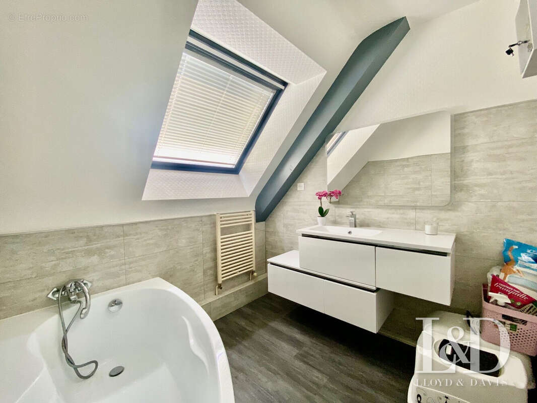 Maison à SAINTE-LUCE-SUR-LOIRE