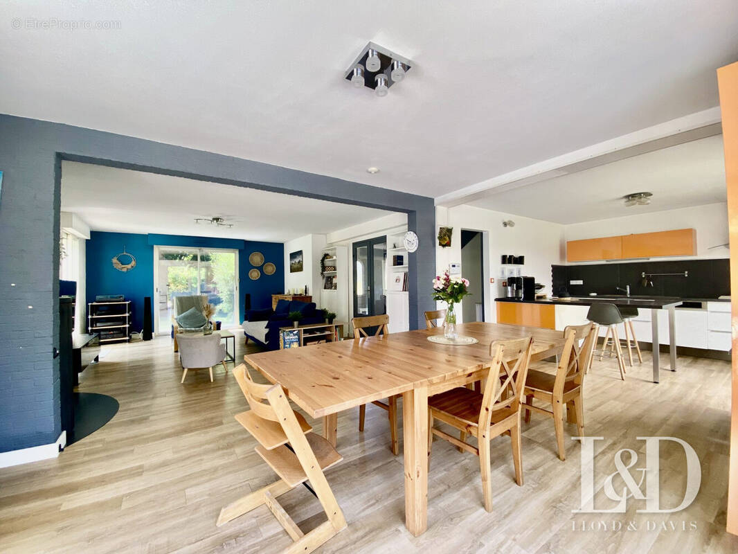 Maison à SAINTE-LUCE-SUR-LOIRE