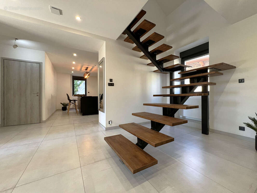 Maison à MONTALIEU-VERCIEU