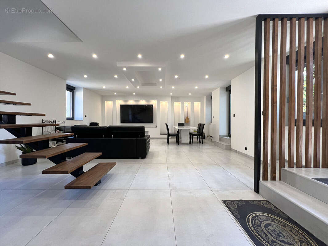 Maison à MONTALIEU-VERCIEU