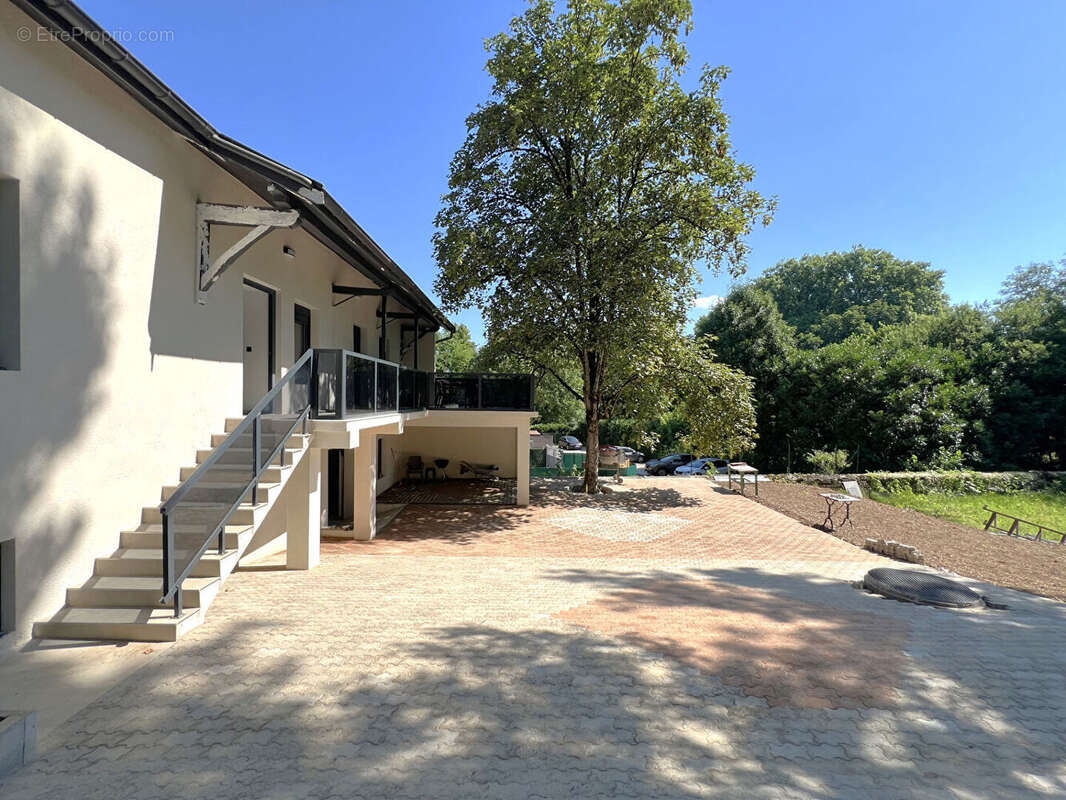 Maison à MONTALIEU-VERCIEU