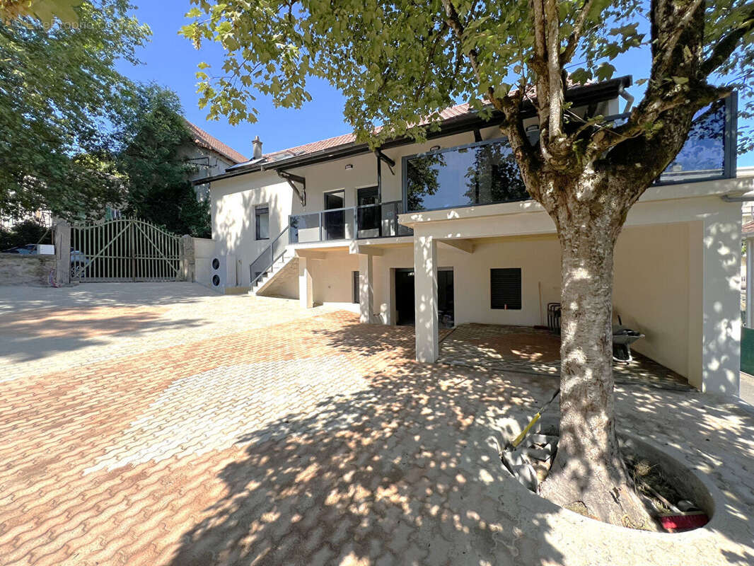 Maison à MONTALIEU-VERCIEU