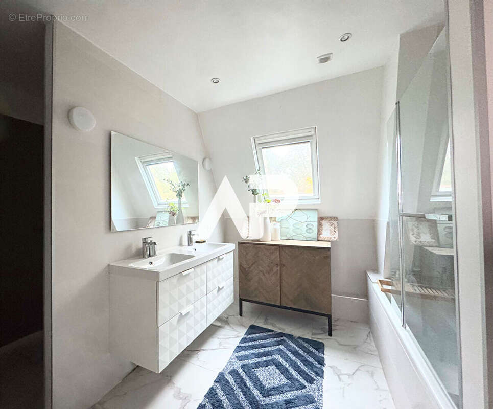 Maison à MONTMORENCY