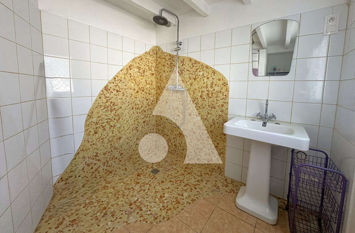 Maison à BOURCEFRANC-LE-CHAPUS