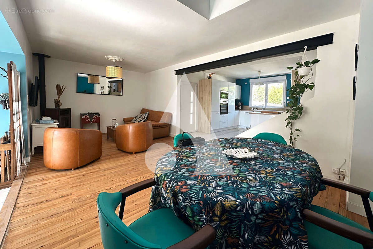 Maison à BOURCEFRANC-LE-CHAPUS