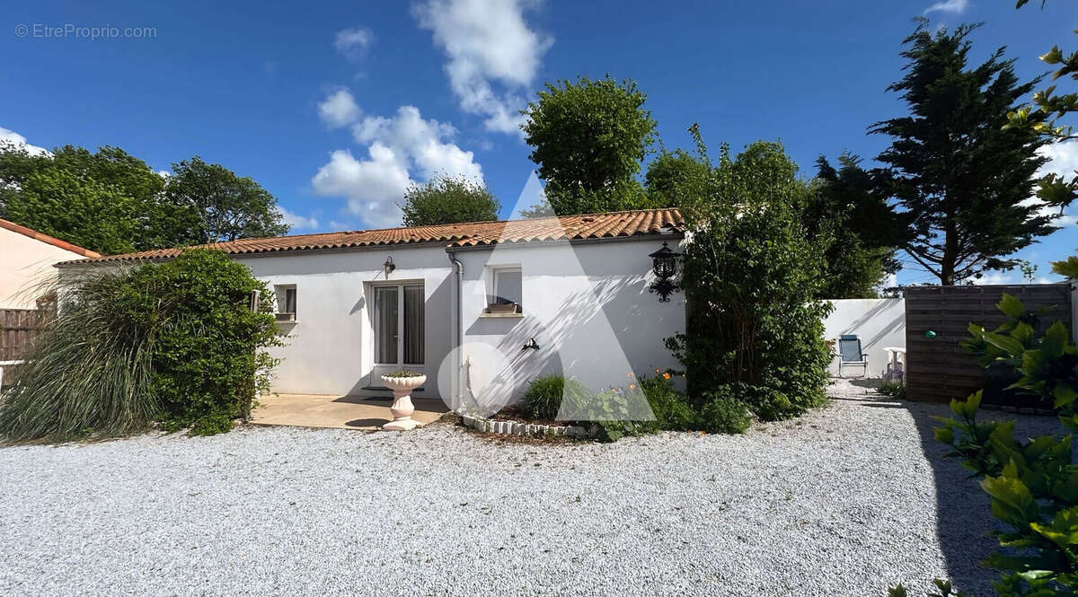 Maison à BOURCEFRANC-LE-CHAPUS