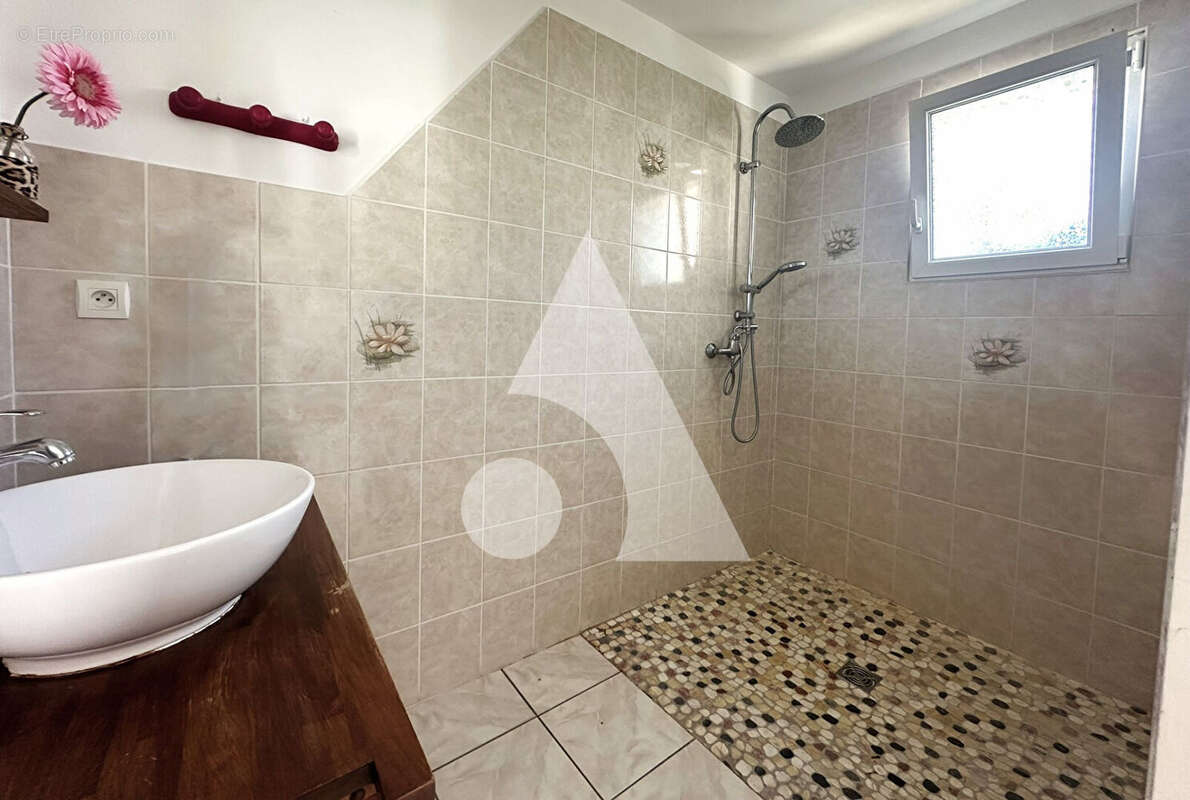 Maison à BOURCEFRANC-LE-CHAPUS