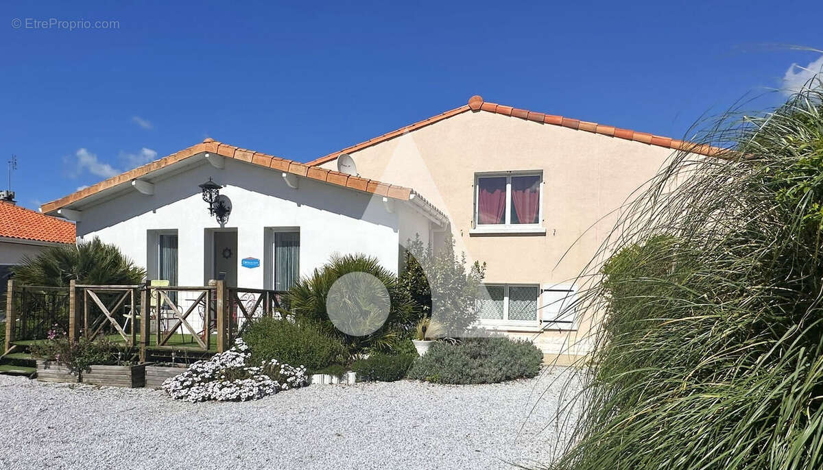 Maison à BOURCEFRANC-LE-CHAPUS