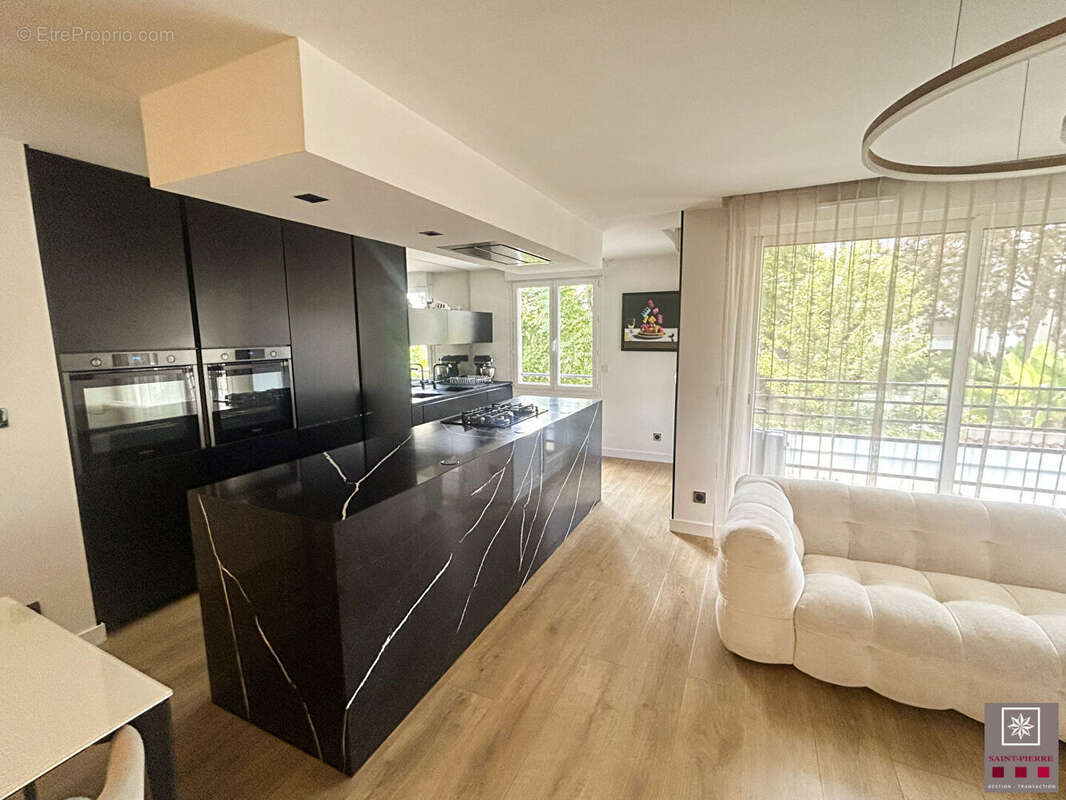 Appartement à LYON-8E