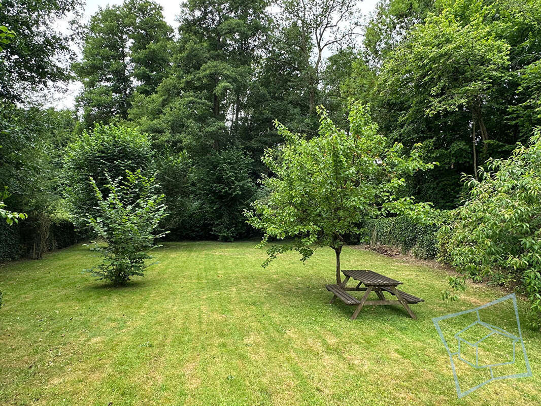 Maison à LA CELLE-LES-BORDES