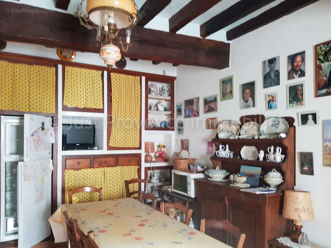 Maison à SAINT-TRINIT