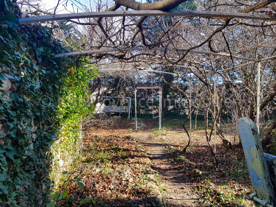 Maison à SAINT-TRINIT