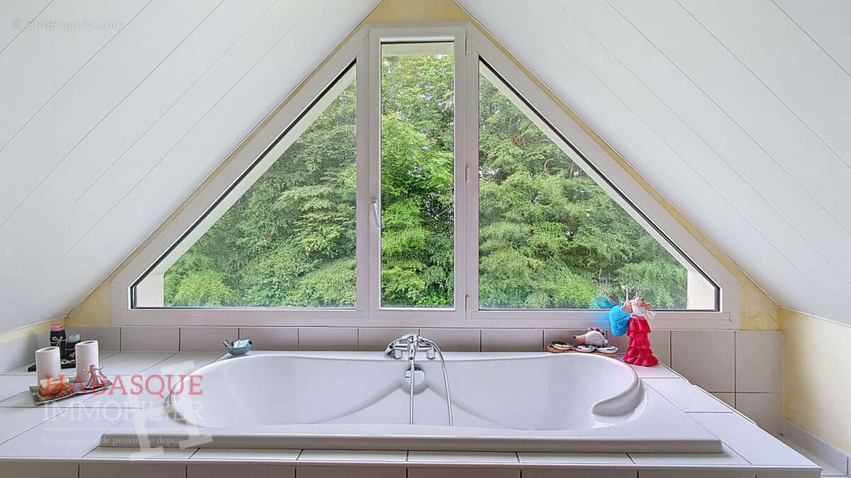 Maison à SAINT-URBAIN