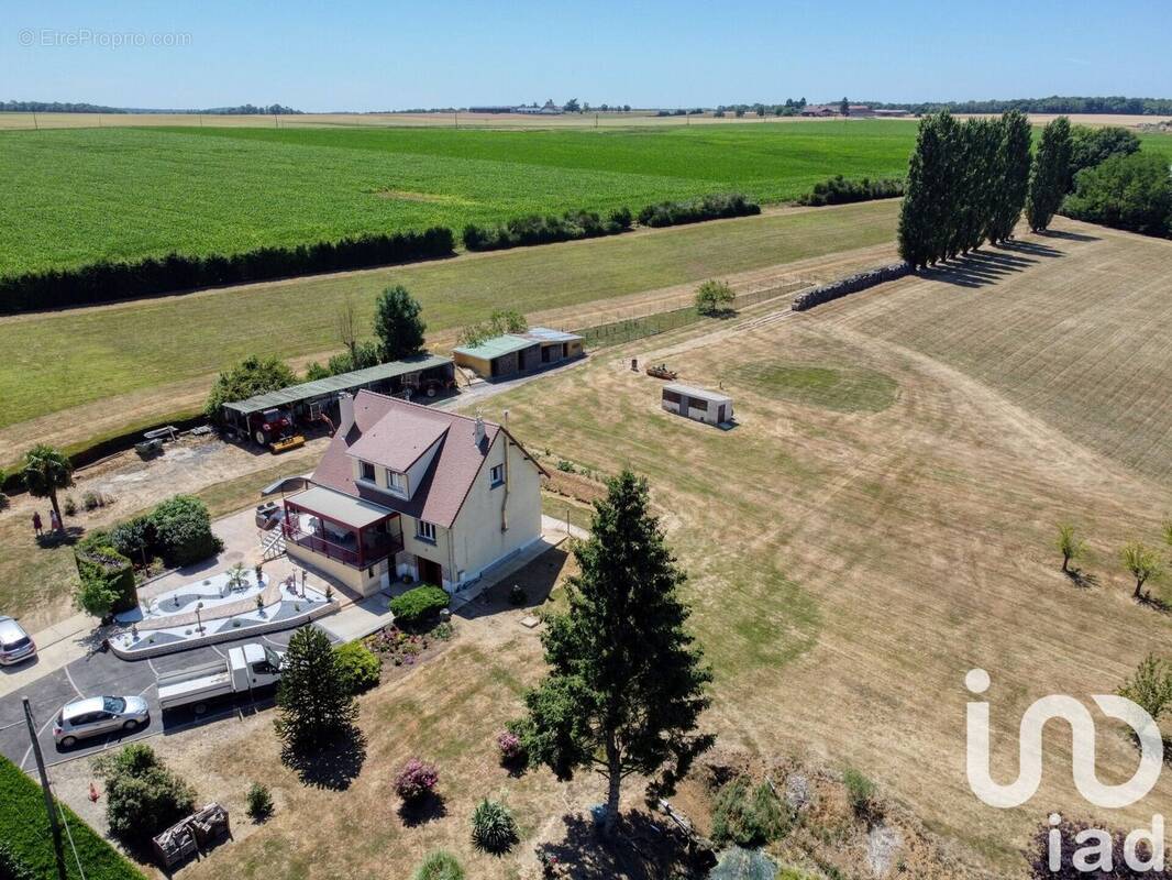 Photo 1 - Maison à CHEZY-SUR-MARNE