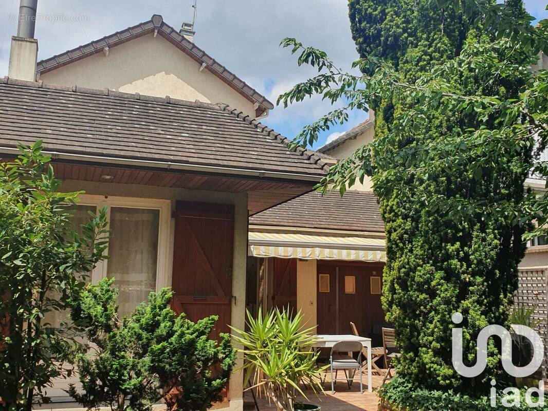 Photo 1 - Maison à LE BOURGET